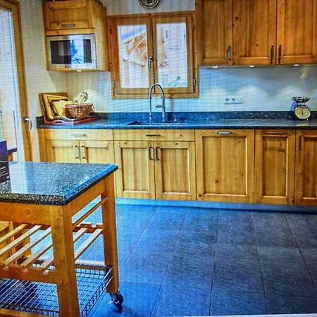 아파트 Appt De Luxe Avec Cheminee, Terrasse, Garage A 모르진